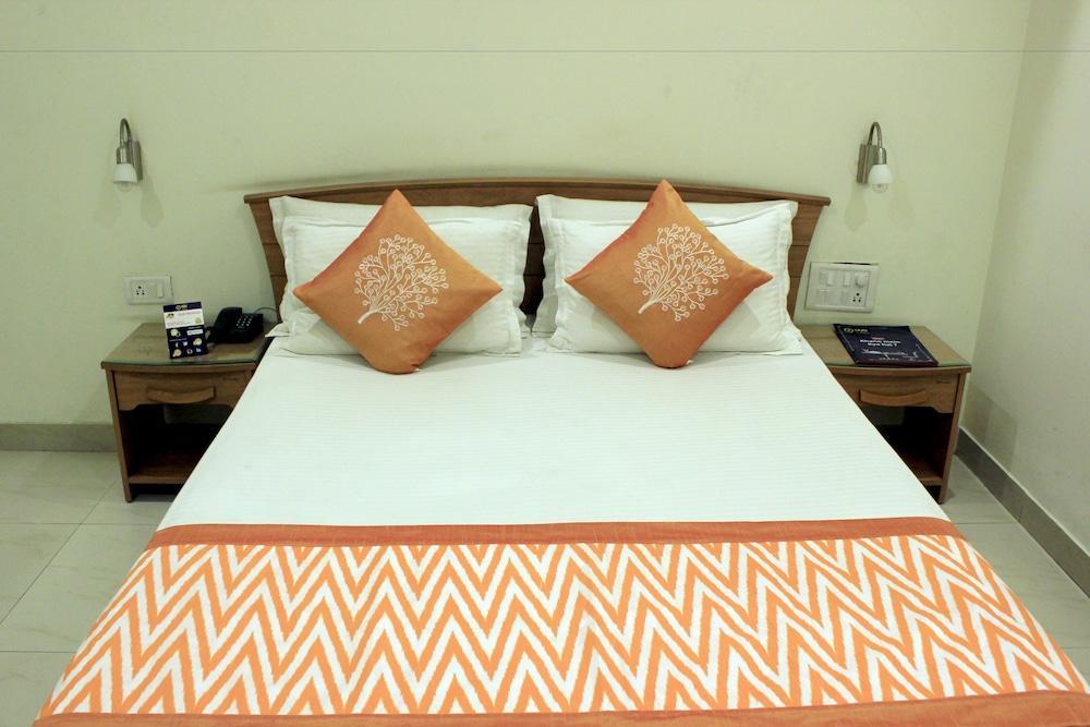 Treebo Palm Tree Palam Vihar Hotel Gurgaon Eksteriør billede
