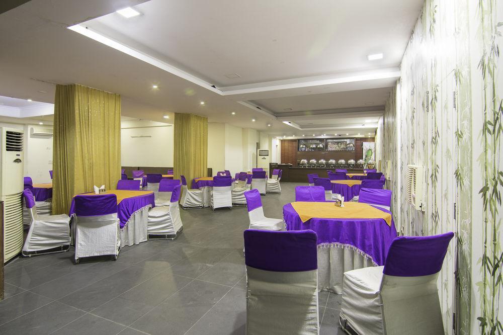Treebo Palm Tree Palam Vihar Hotel Gurgaon Eksteriør billede
